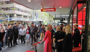 Noel Leeming Queen St opening draws hundreds of shoppers in Auckland CBD