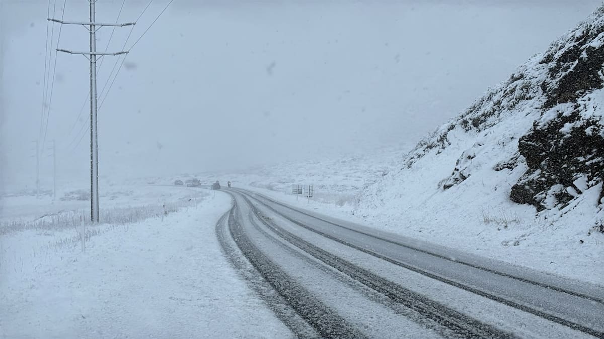 Weather: Snow possible down to 600m as cold southwesterlies arrive after snowy Sunday