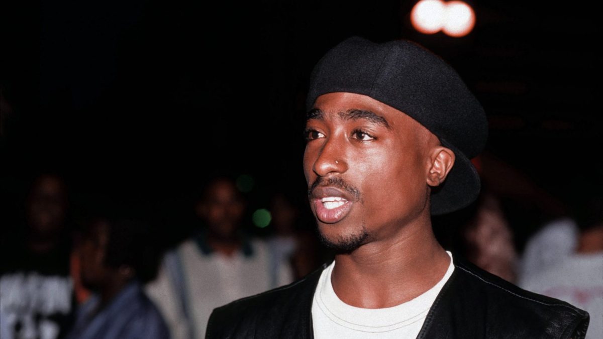 NEW YORK - JULY 23: (L-R) Rapper Tupac Shakur poses for a portrait at Club Amazon on July 23, 1993 in New York, New York. (Photo by Al Pereira/Michael Ochs Archives/Getty Images)