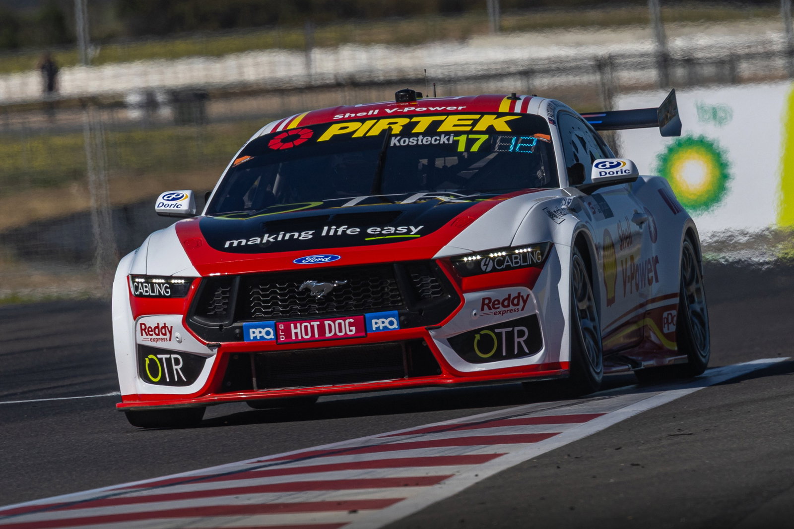 Kostecki stuns in shootout to clinch The Bend pole position