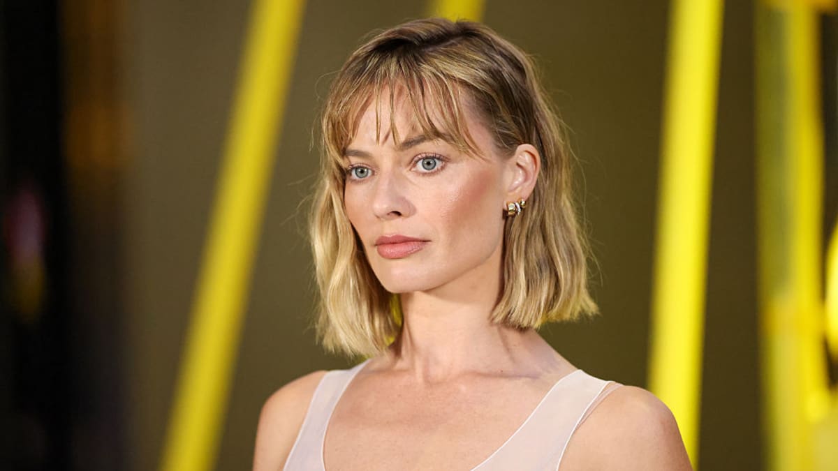 Margot Robbie changes name 10 years after getting married