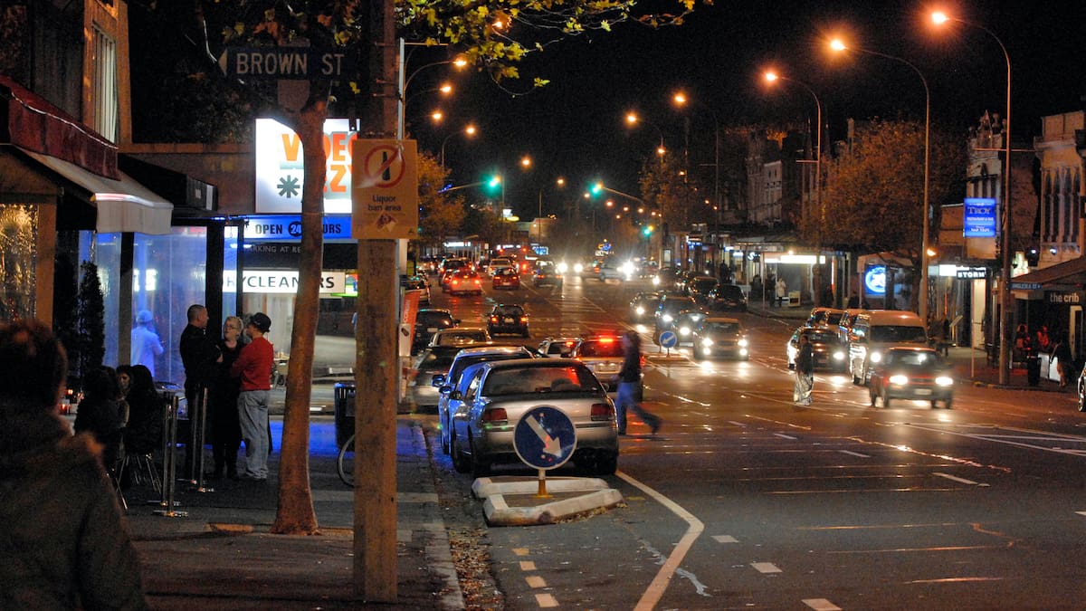 Ponsonby Rd assault: Police investigate after two people hurt