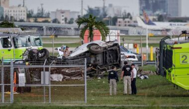 Miami plane crash: Dead and injured were all from two ground vehicles