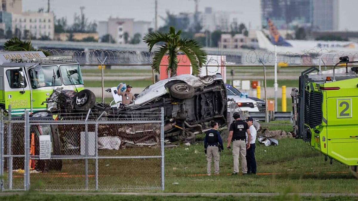 Miami plane crash: Dead and injured were all from two ground vehicles