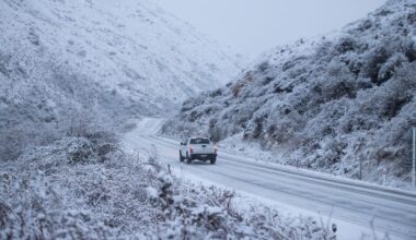 Weather: South Island snow and flooding affect highways as cold snap hits