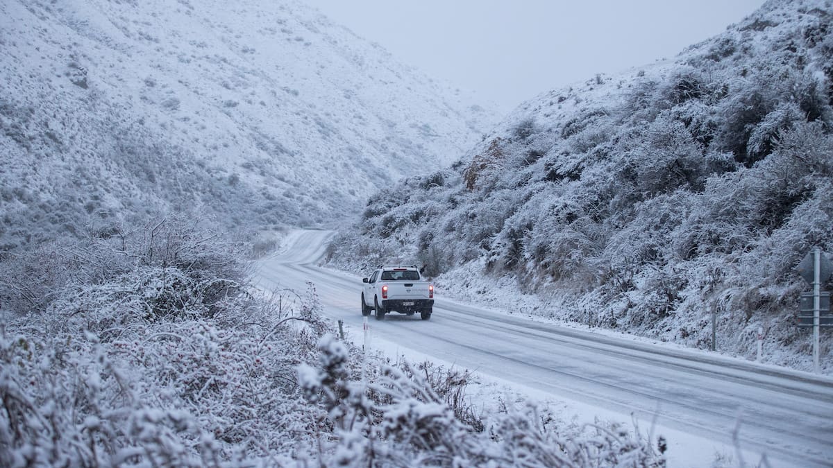 Weather: South Island snow and flooding affect highways as cold snap hits