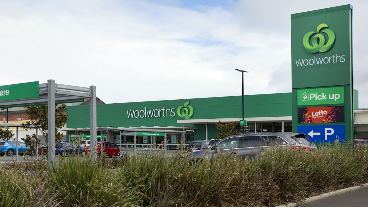 Woolworths online order system restored after technical fault caused delivery delays