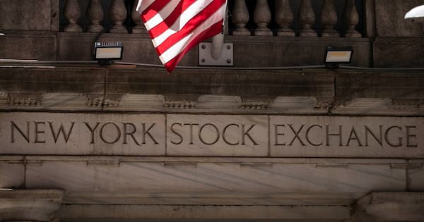 AI stocks slide as slowdown calls and oil push 10-year yield to 5%