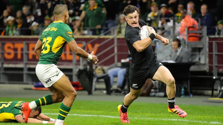 All Blacks wing Leroy Carter runs in for a try against the Boks in the Cape Town Test.