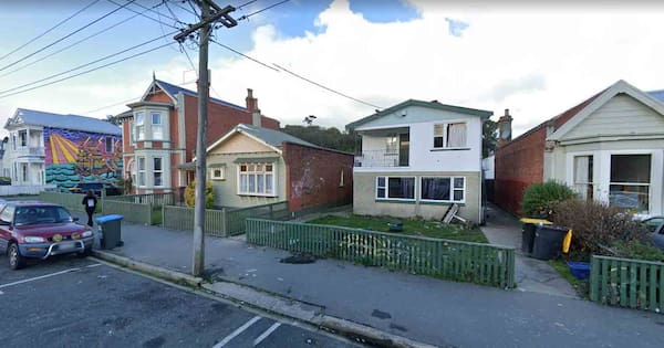 Person seriously hurt at 400-person Castle Street student party