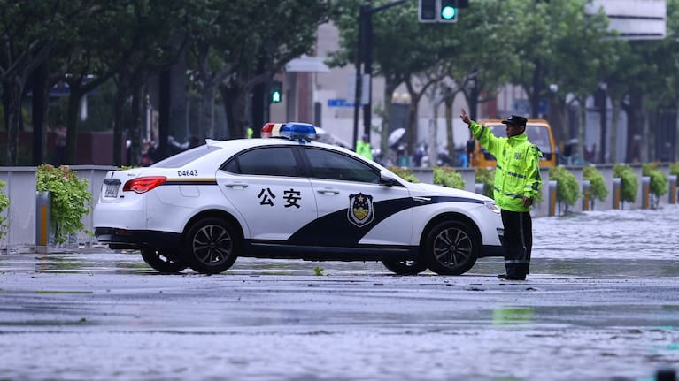 The livery of a police car in China.