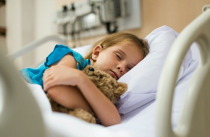 “Lost A Fight With A Beaver”: These 65 Patient Stories Really Stuck With Medical Professionals