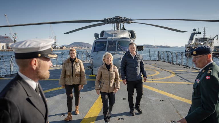 Denmark’s Prime Minister Mette Frederiksen, second left, European Commission President Ursula von der Leyen, center, and Greenlandic Prime Minister Jens-Frederik Nielsen, second right, visit a ship