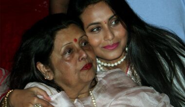 Shah Rukh Khan and Alia Bhatt stand by Rani Mukerji as she bids farewell to mother Krishna at funeral