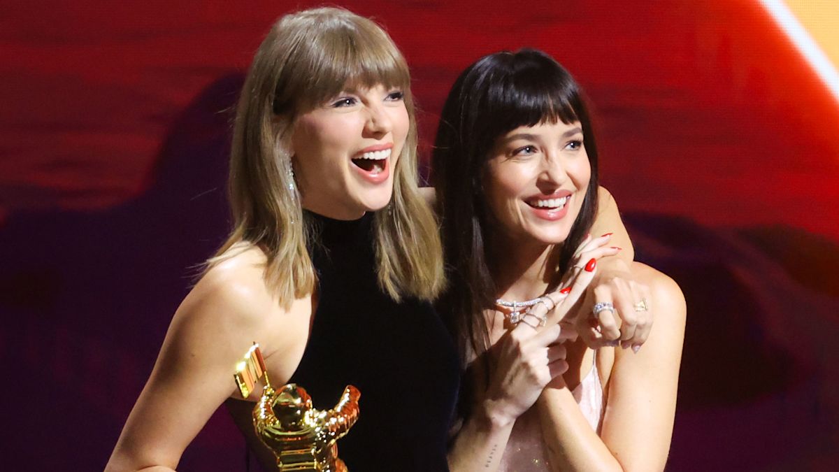 MTV VMAs 2026 full coverage: Taylor Swift wins Video of the Year for 'The Fate of Ophelia' and first-ever Artist Director Honors