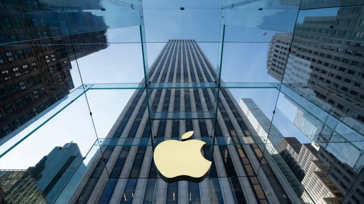 Apple’s Foldable iPhone Could Trigger a Massive 'Upgrade Cycle,' Says Gary Black — But This One Problem Could Cap 'Incremental Earnings' for 6 Months