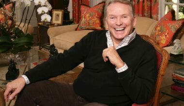 Bob Mackie, Legendary Fashion and Costume Designer, Dies at 87