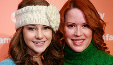 Molly Ringwald Starred In Nearly 100 Episodes Of A Hit Shailene Woodley Drama