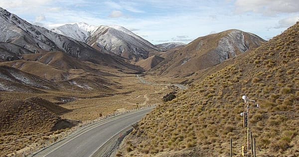 Critical injuries after campervan, car crash closes Lindis Pass