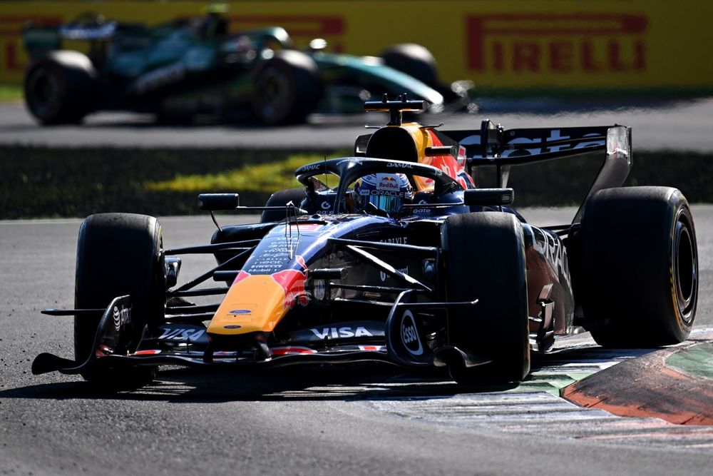 Verstappen complained, amongst other things, about a lack of grip at the rear of the RB22