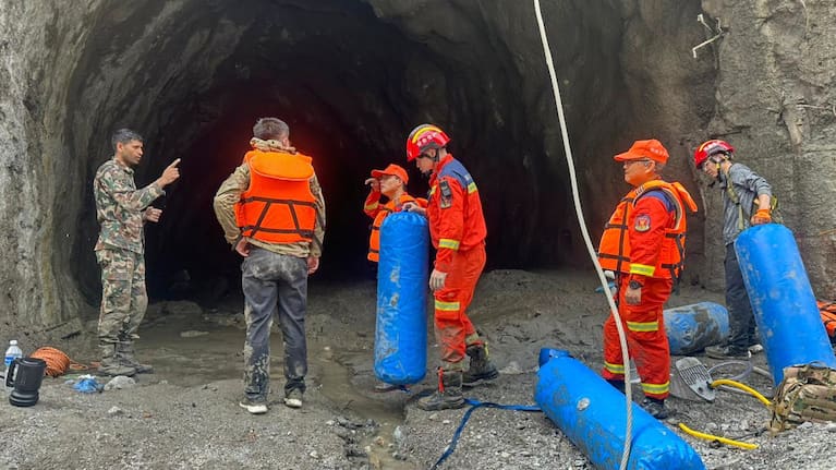  Nepal army soldiers undertake rescue operation at the site of a hydropower project in Upper Trishuli, Nepal, Monday, Aug. 31, 2026