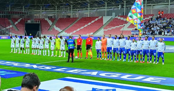 Ireland wear black armbands, skip handshakes in Israel clash