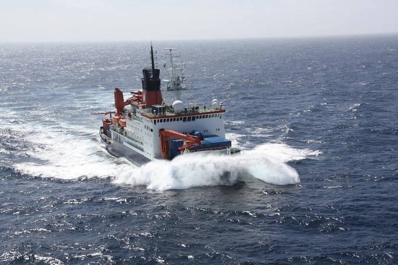 Polarstern Reaches Sailing Milestone