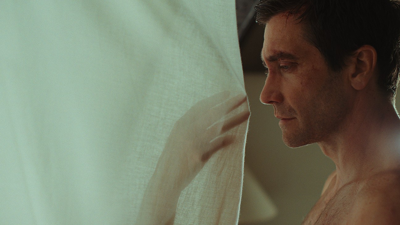 Jake Gyllenhaal as Tate in Remain, a Warner Bros. Pictures Release.