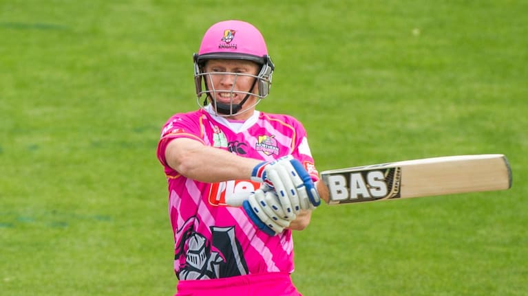 Scott Kuggeleijn batting for Northern Districts in the 2015 NZ Super Smash tournament.