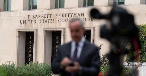 Judge orders media outlets' White House access be reinstated