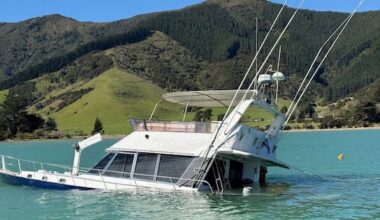 Boat partly submerged in Marlborough Sounds sparks oil spill response