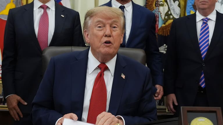 Trump spoke in the Oval Office of the White House, September 18,2026.
