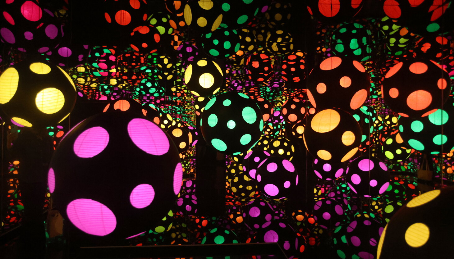 Yayoi Kusama’s Infinity Mirror Rooms return to Chicago this fall at Wrightwood 659