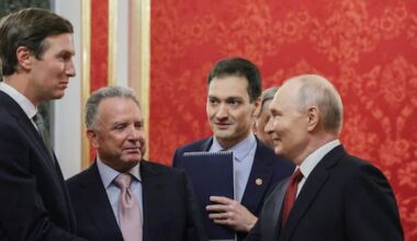 Putin meets with US envoys in Russia for new talks to end Ukraine war