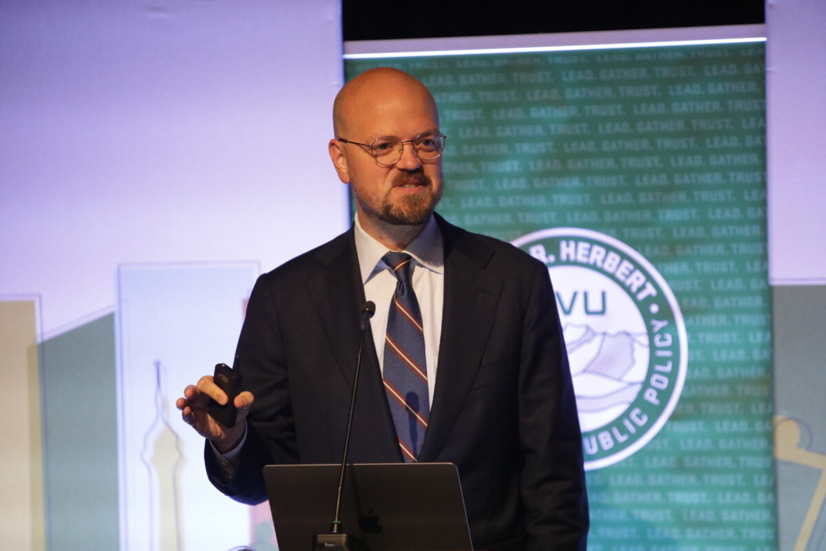 The ‘wild west stage:’ The Atlantic reporter counsels UVU students on the dangers of the rising betting industry | News, Sports, Jobs