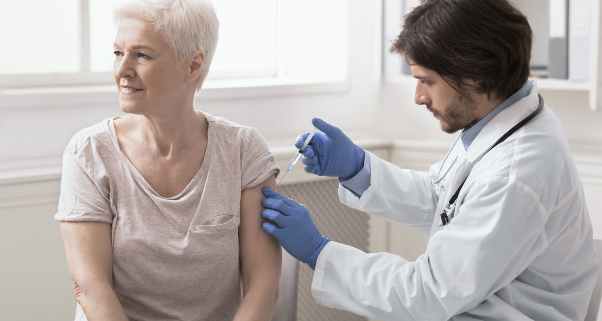 High-dose Flu Vaccine Cuts Senior Hospitalizations