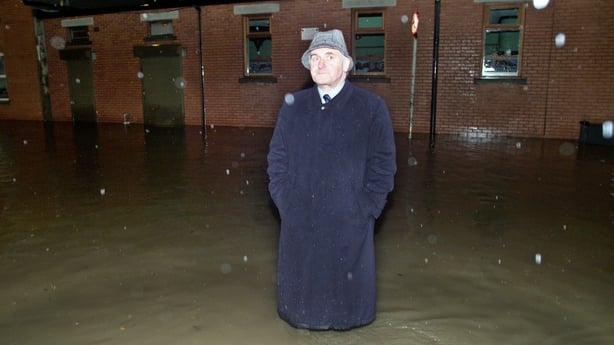 Bertie Ahern surveys damage from Drumcondra floods in 2005