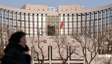 CNBC Daily Open: China shuts down record 670 banks, new worries over oil and AI