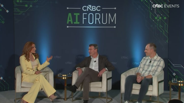 Bret Taylor and Saul Van Beurden on how leaders can figure out where AI has greatest impact: CNBC AI Forum
