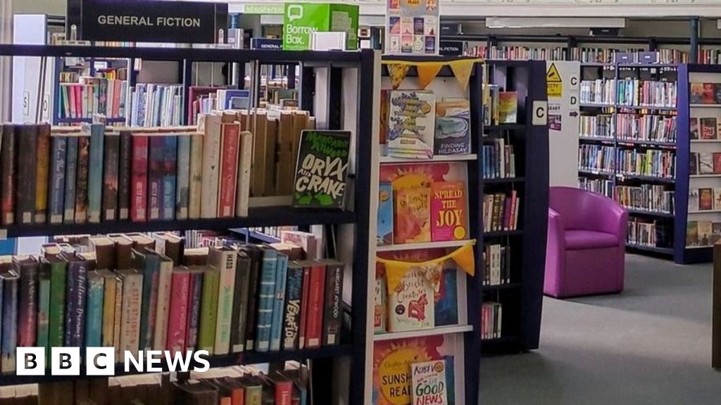 Focus on reading's benefits for mental health in Guernsey - BBC