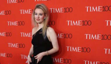 Bad Blood: Theranos founder Holmes back in the spotlight