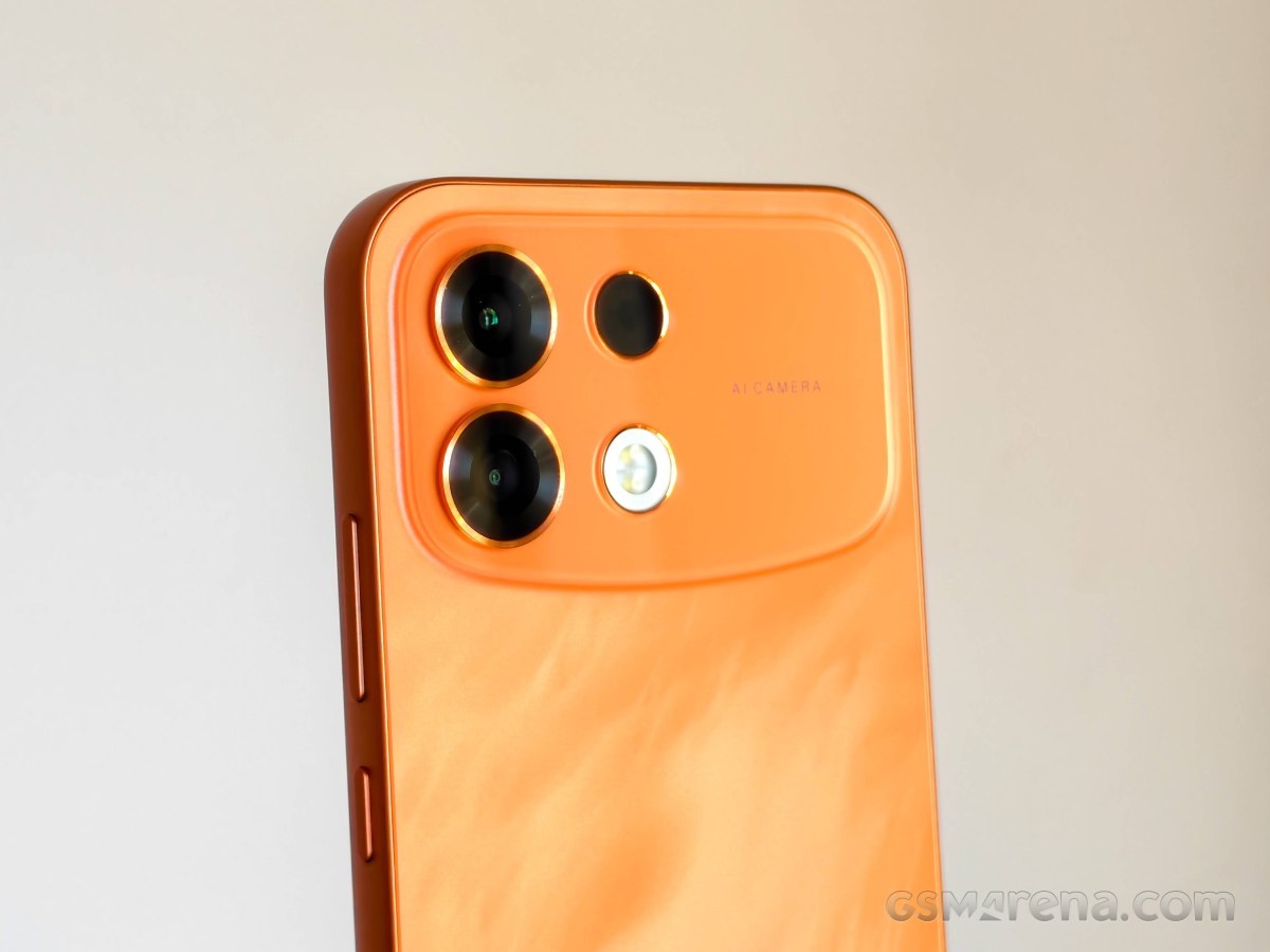 Oppo F35 Pro hands-on