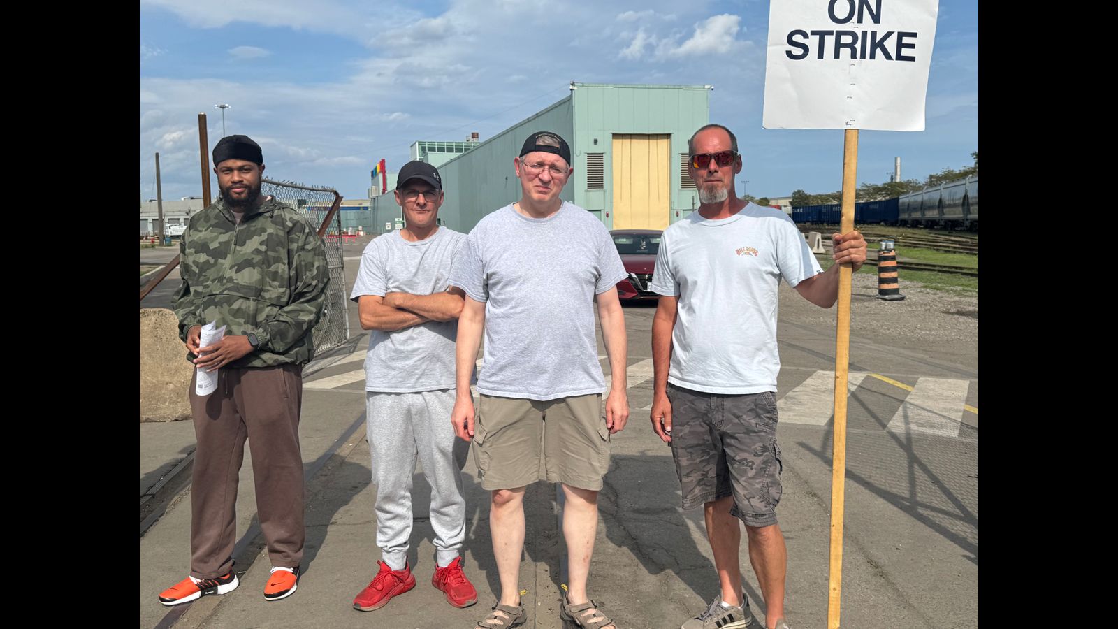 Truckers, healthcare workers and others mobilize as class struggle grows across North America