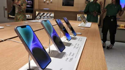 Festive phone market set to shrink in volume