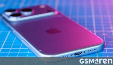 Slumping budget phone shipments in Europe actually benefited carriers in Q2