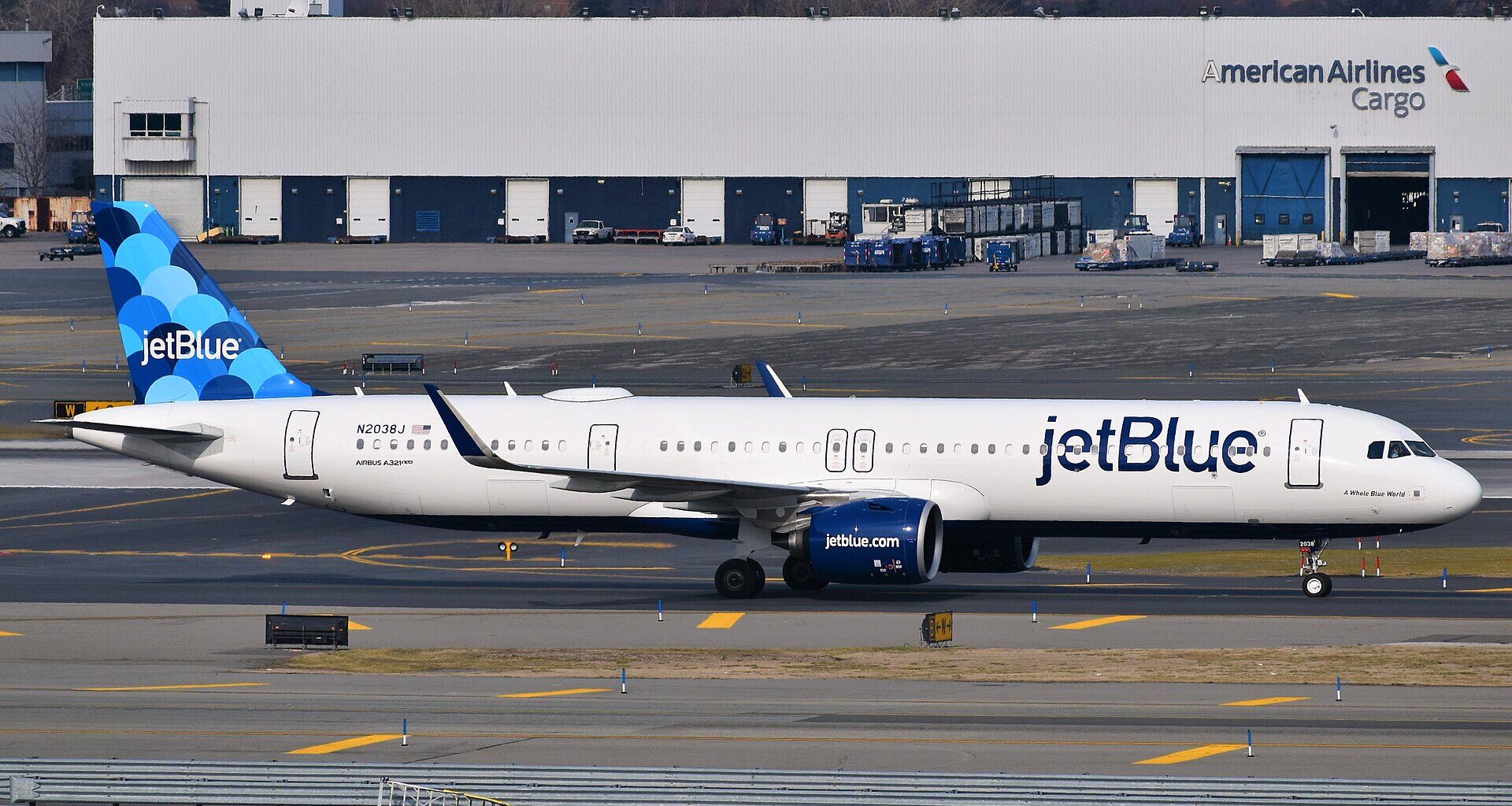JetBlue Airbus A321neo taxiing at JFK Airport