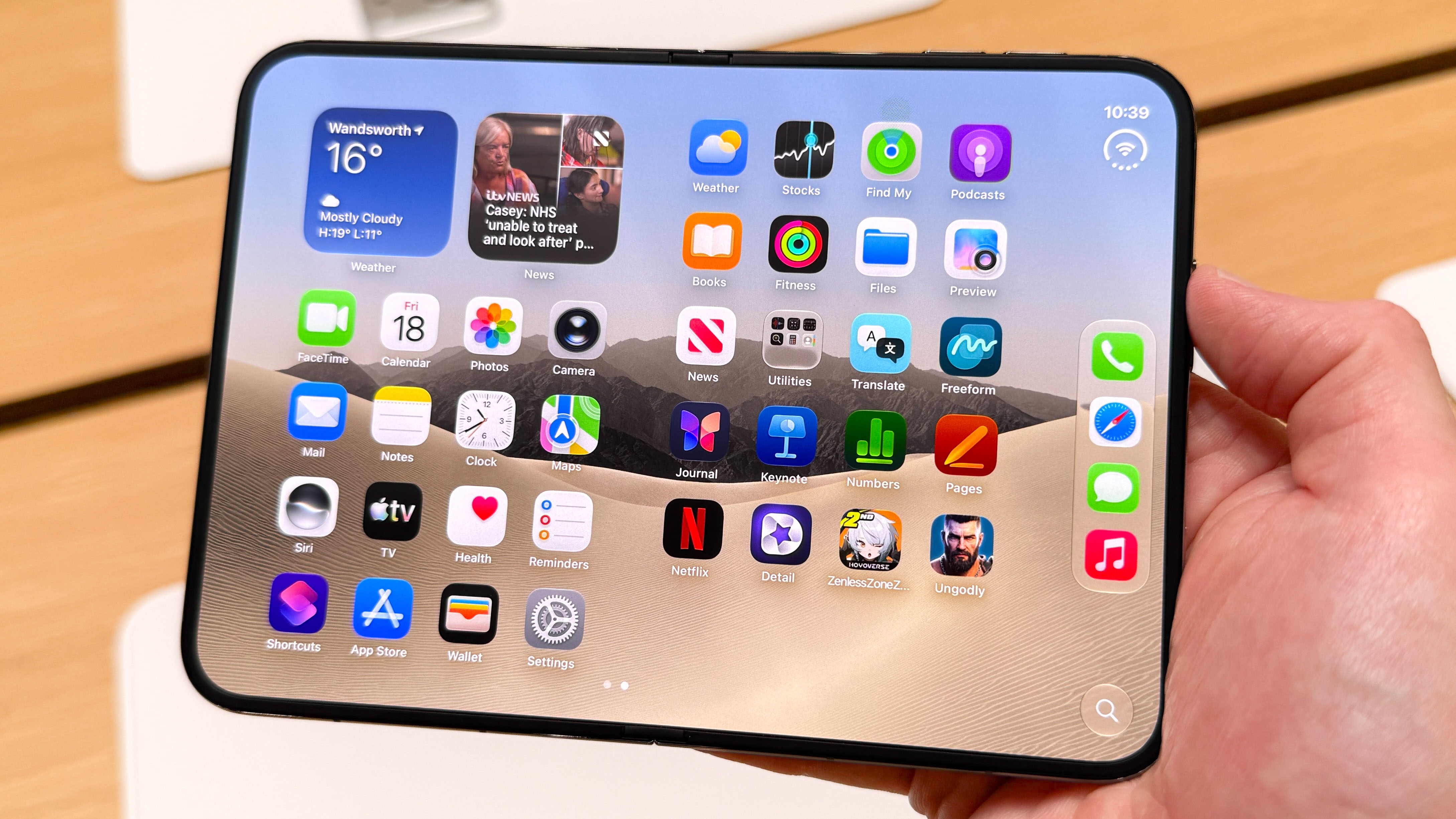 iPhone Duo hands on