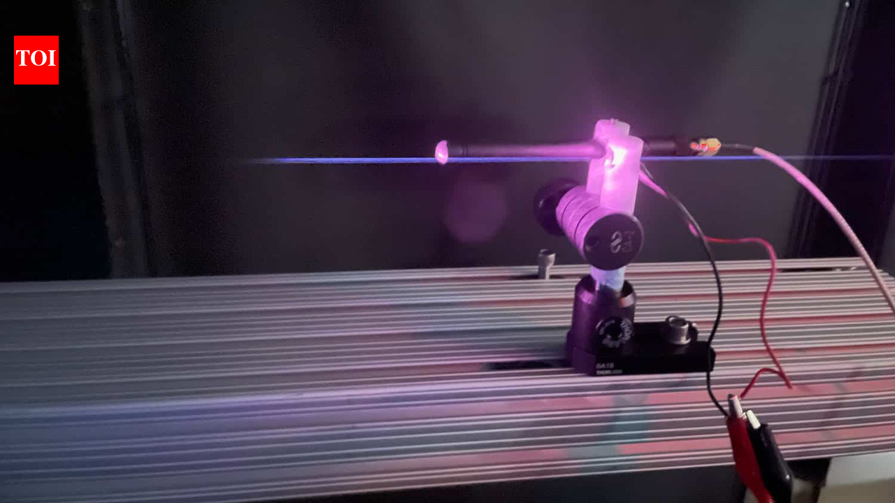 North Carolina State University researchers turn laser beams into a lightsaber-like antenna that sends radio signals without metal and boosts reception by 2.5 times |