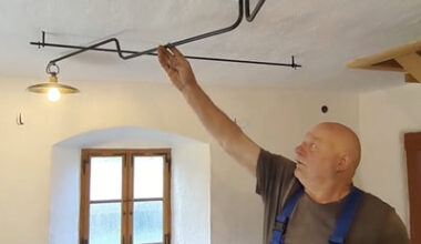 A Creative, Low-Tech Way to Cantilever a Movable Lamp