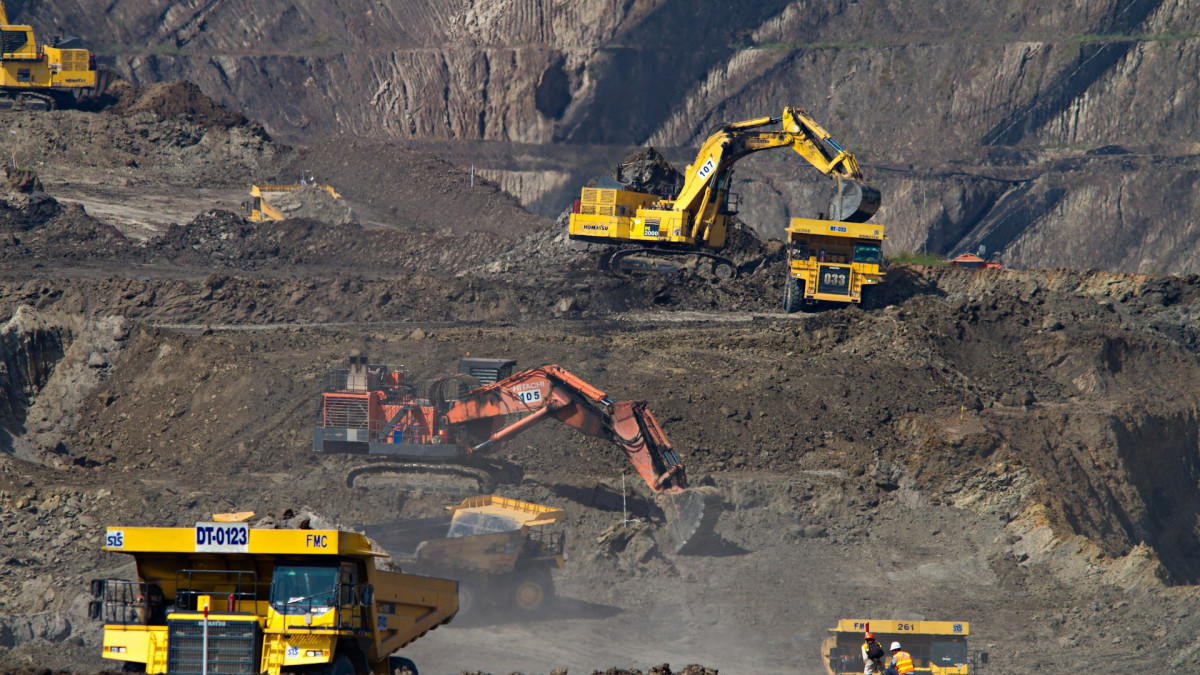 Australia Approves Giant Coal Extension Despite Paris Commitments